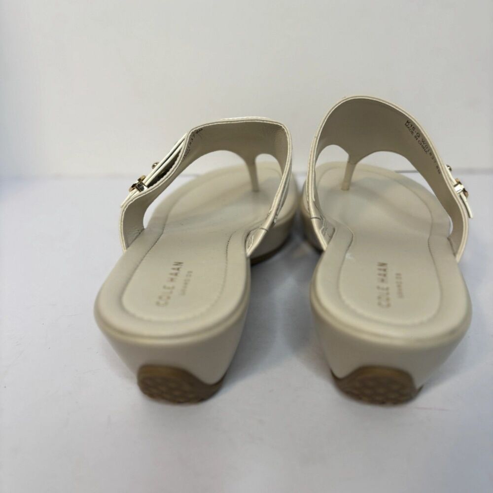Cole Haan Thong Wedge Sandals Leather Beige White Gold Hardware Womens 8B - Picture 6 of 8